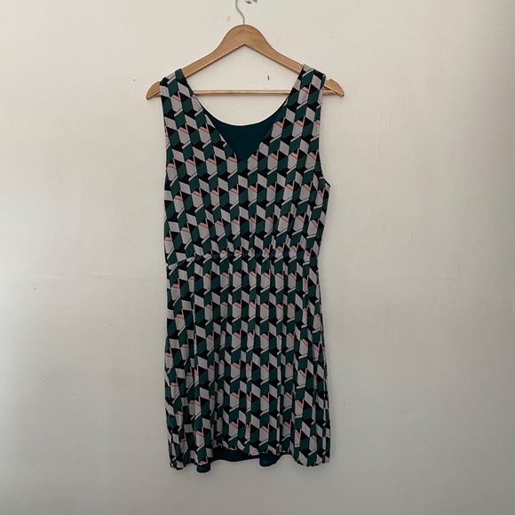 **$5 SALE** Pixley Green Geometric Light Weight Mini Dress - Picture 5 of 5